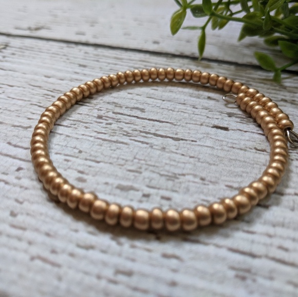 Handcrafted Brushed Gold beaded bracelet - Picture 4 of 6